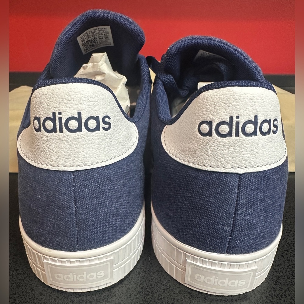 Adidas Daily 3.0 Men’s Size 12 Lace Up Blue & White Sneakers NWT & Box - Picture 6 of 9